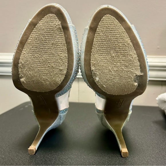 Hot Tomato Sz 7 Silver Glitter High Heels EUC - Picture 7 of 12
